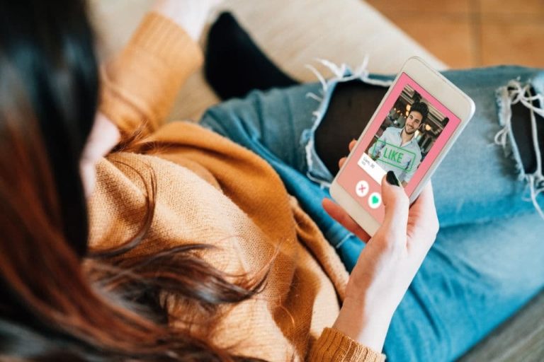3 Mindset Tips to Successfully Relate to Women (Especially if You’re Shy)