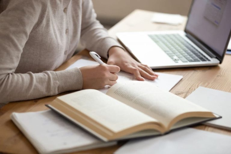 The Literature Review – Complete Step-by-Step Guide