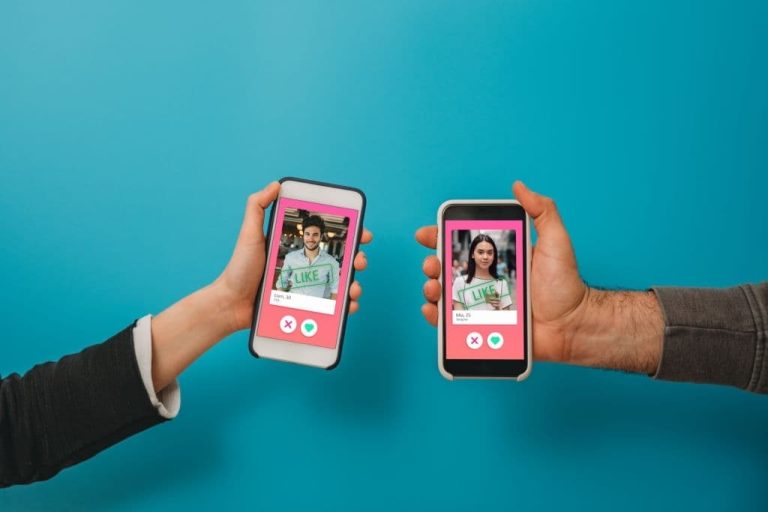 How to Become a Real Couple After Dating Online