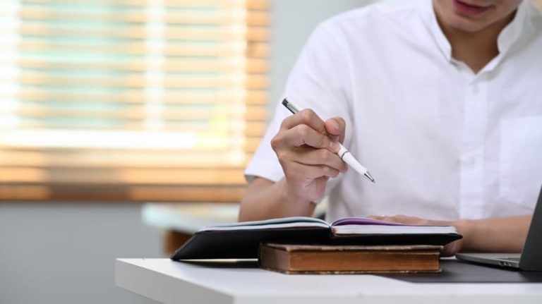 How to write an essay?