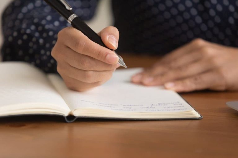 What Drives Students to Continue Using Essay Writing Services?