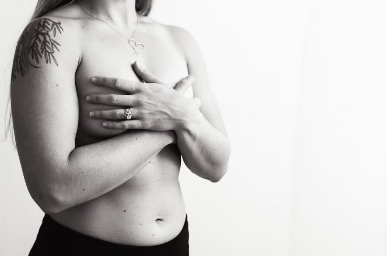 Breast Self-Exam Is More Important Than You Think – Here’s How To Perform It