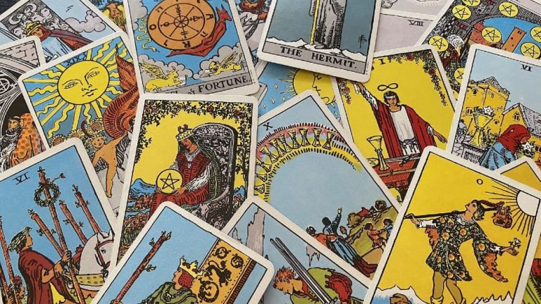 What Type of Questions Can Be Answered With a Live Psychic Reading?