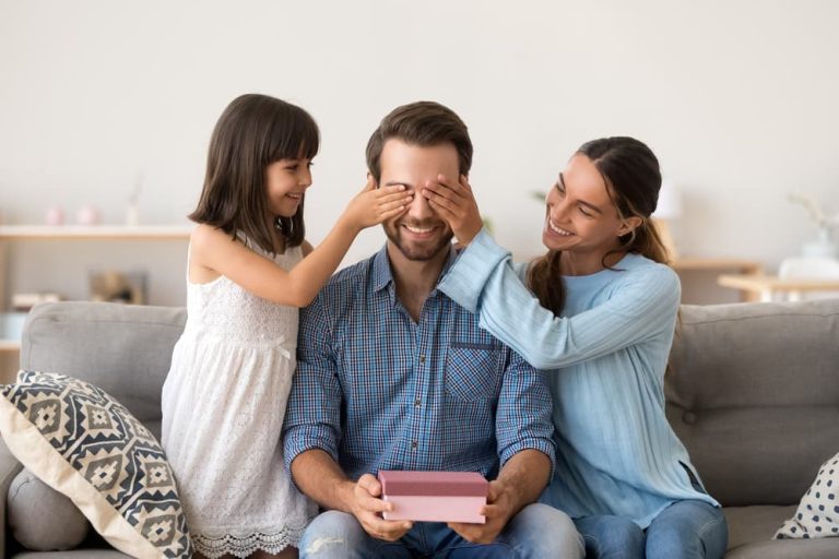 10 Best Gifts For Dad This 2022