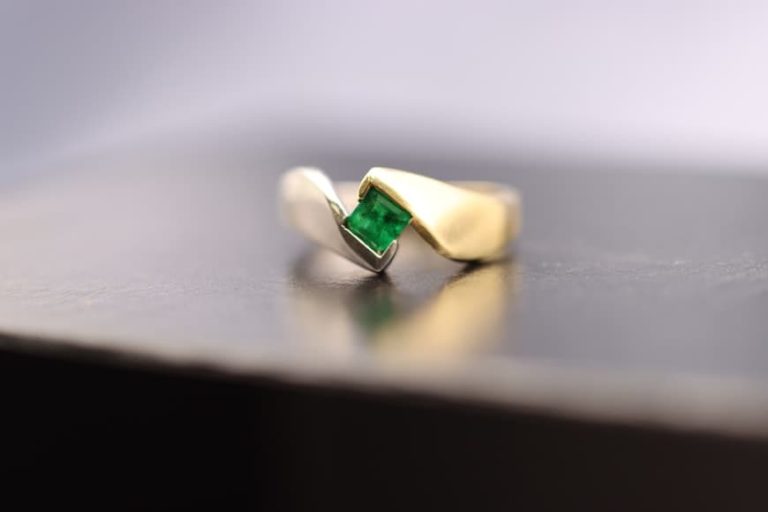 Emerald Engagement Rings: Five Interesting Reasons Why They’re Perfect For Your Engagement