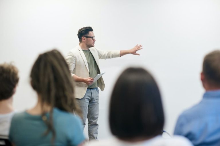 7 Jobs Every Spanish Speaker Should Know About