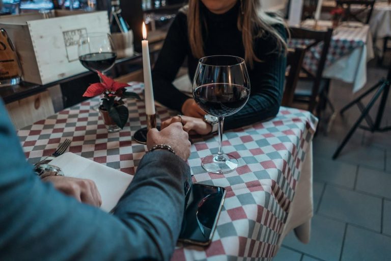 Love in Bloom: Naturally Growing Your Dating App’s User Base